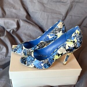 BCBGeneration Ariel flower mash Blue and Yellow Patterned Heels